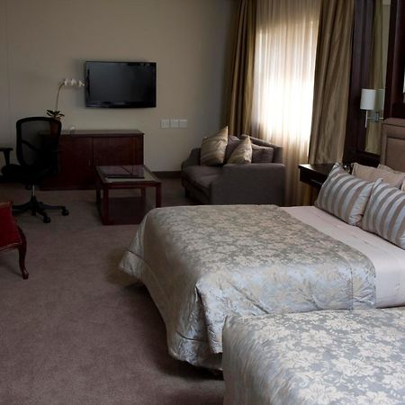 Apollo Hotel Johannesburg Exterior photo