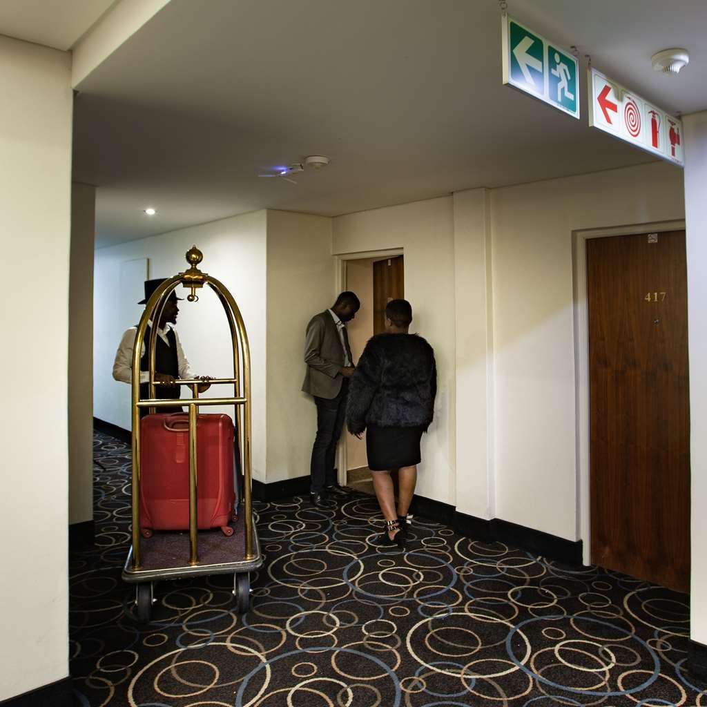 Apollo Hotel Johannesburg Room photo