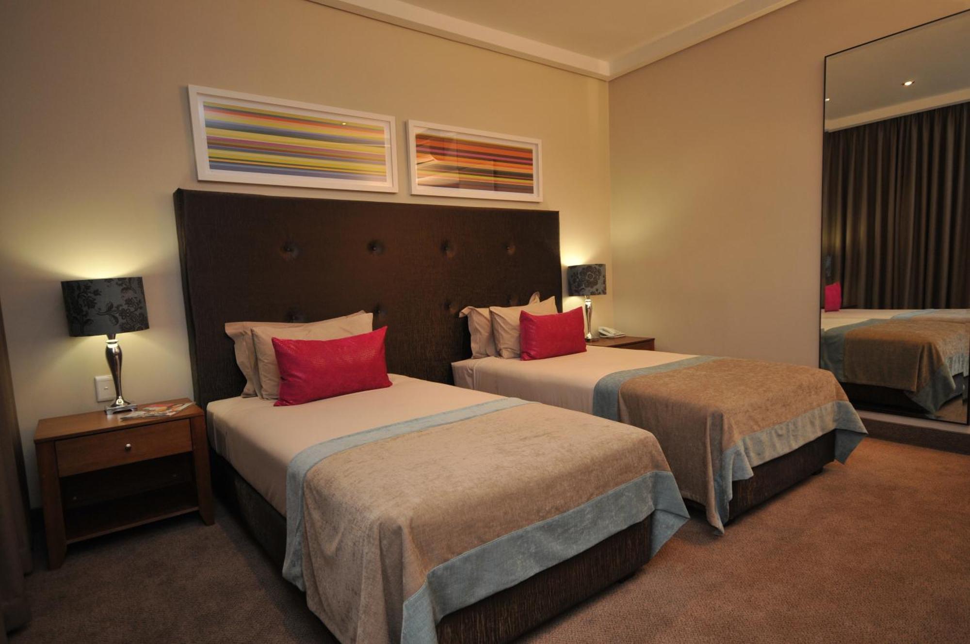 Apollo Hotel Johannesburg Exterior photo